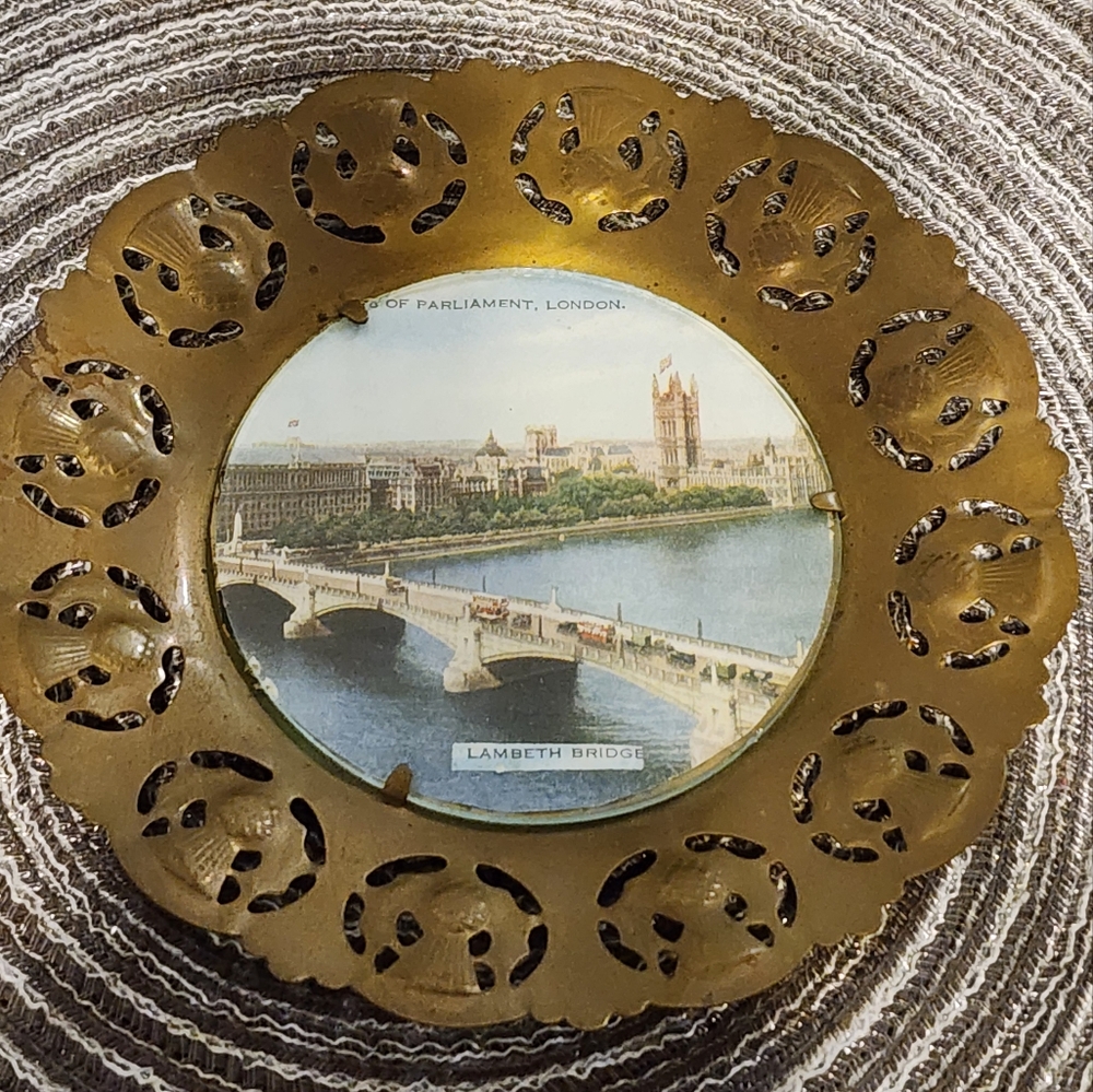 VTG - British Picture Souvenir Plate - Brass - Lambeth Bridge